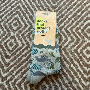 Conscious Step - Socks That Protect Sloths- size S *NWT
